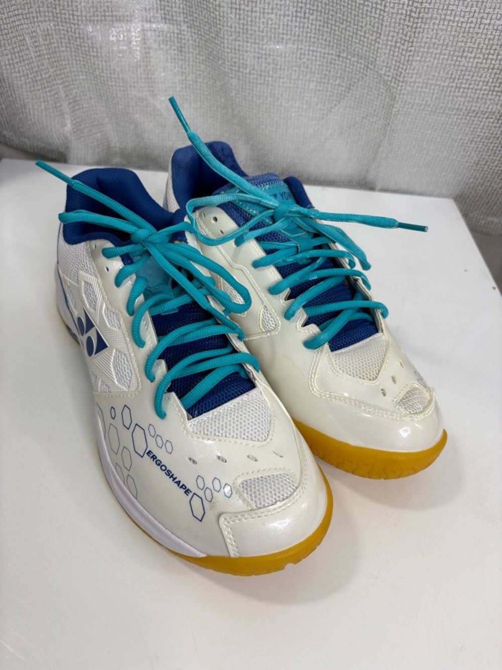 Yonex Badminton Athletic Sneakers with Teal Accents, Unisex, M 8.5, W 10